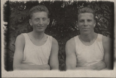 1942-1